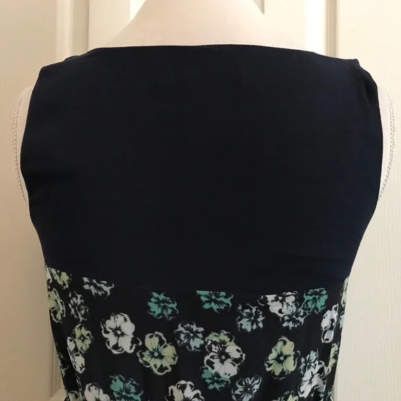 💙Cute Navy Blue w/ Flower Print Dress - Picture 5 of 8